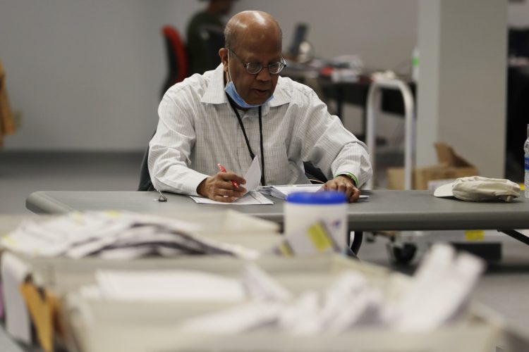 Ohio elections chief says no major problems yet in odd vote